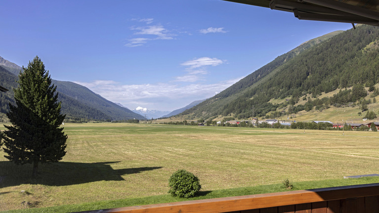 Aussicht, Ferienwohnung Oberwald, Swiss Engineering | © Andermatten Thomas