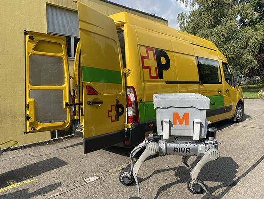In Regensdorf kommt der Pöstler jetzt mit mechanischem Hund. | © Post
