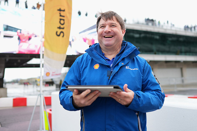 Marco Schmid während der Amerika-Regionalausgabe des Shell Eco-Marathons auf dem Indianapolis Motor Speedway. | © Shell Eco Marathon Marco Schmid während der Amerika-Regionalausgabe des Shell Eco-Marathons auf dem Indianapolis Motor Speedway. | © Shell Eco Marathon