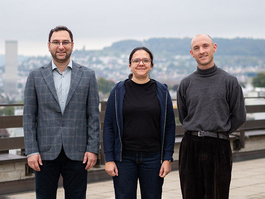 Mohammad Jafarpour, Elena Mavrona und Nicolas Zaugg (von links) sind die diesjährigen Empfänger des «Empa Entrepreneur Fellowship». | © Empa Mohammad Jafarpour, Elena Mavrona und Nicolas Zaugg (von links) sind die diesjährigen Empfänger des «Empa Entrepreneur Fellowship». | © Empa