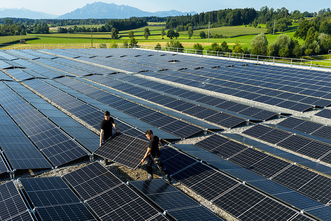 Die Abnahmevergütungen für Strom aus grossen Solaranlagen sind ab 2027 den Marktpreisen ausgesetzt. | © CKW
