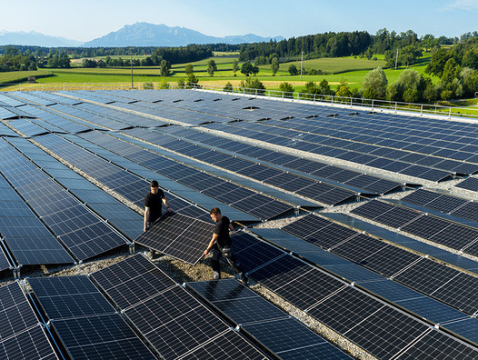 Die Abnahmevergütungen für Strom aus grossen Solaranlagen sind ab 2027 den Marktpreisen ausgesetzt. | © CKW