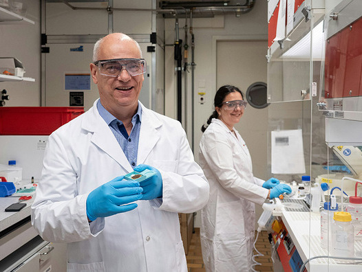 Erwin Hack, CTO von Lepto (links), und Elena Mavrona, CEO, entwickelten die Technologie ursprünglich im Rahmen eines Forschungsprojekts. | © Empa