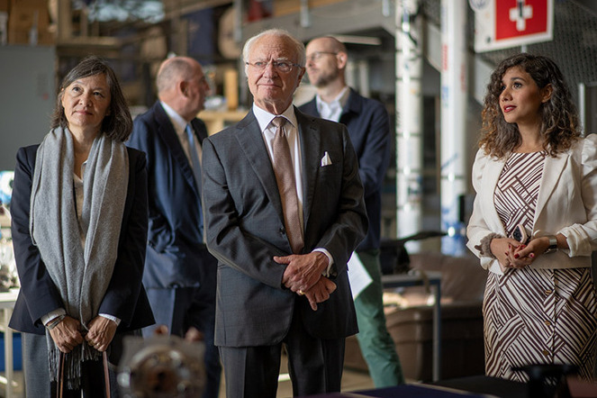 König Carl XVI. Gustaf von Schweden während eines Besuchs im ETH-Hangar im Switzerland Innovation Park Zurich. | © R. Rosenbauer / Switzerland Innovation Park Zurich